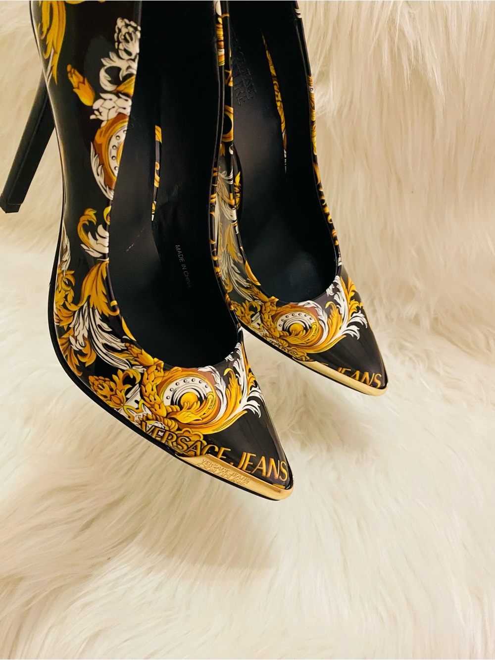 🛍️ VERSACE JEANS COUTURE AUTHENTIC BAROQUE PRINT TOE CAP STILETTO PUMPS NWOT